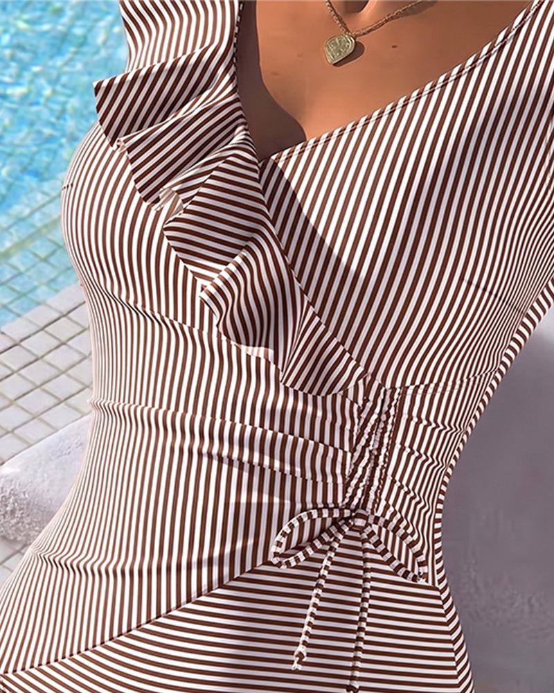 Traje de baño de una pieza de rayas con volantes Maritza