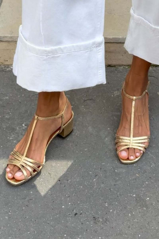 Sandalias doradas Alegra