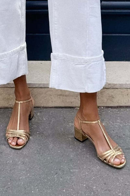 Sandalias doradas Alegra