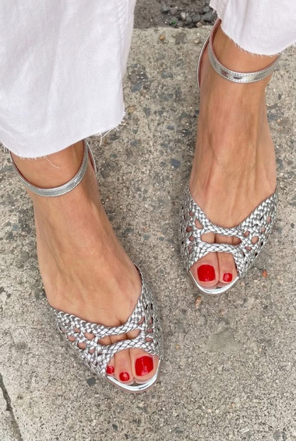 Sandalias trenzadas doradas Isabel