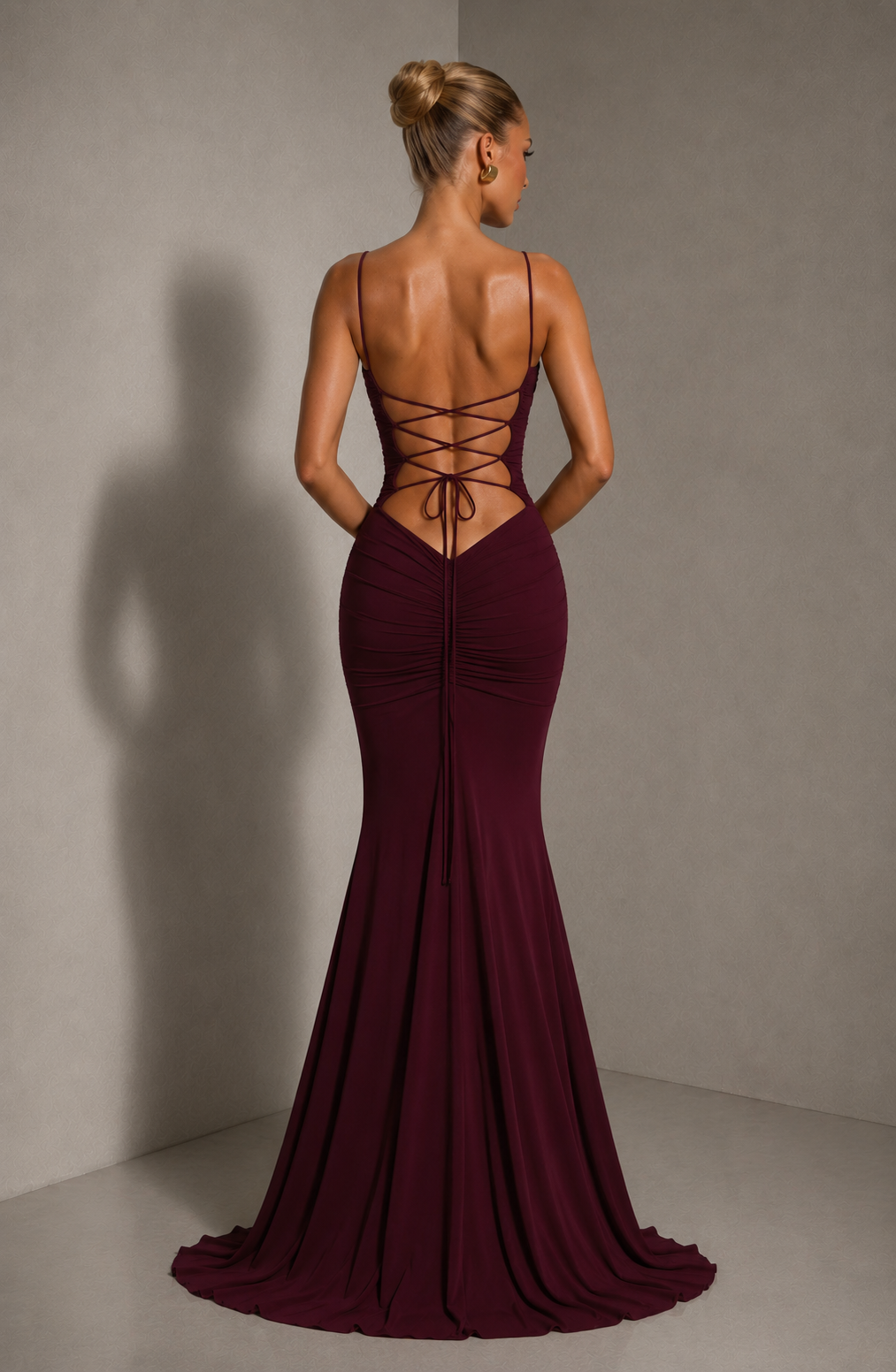 Vestido satinado con espalda descubierta Lucero
