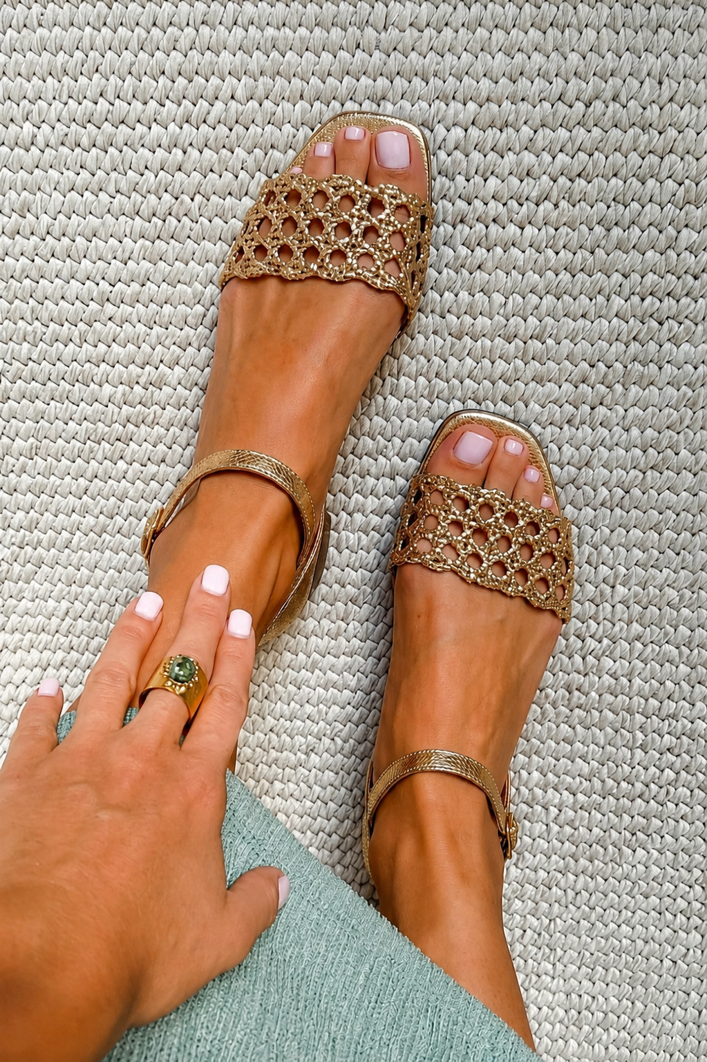 Sandalias doradas Aurora