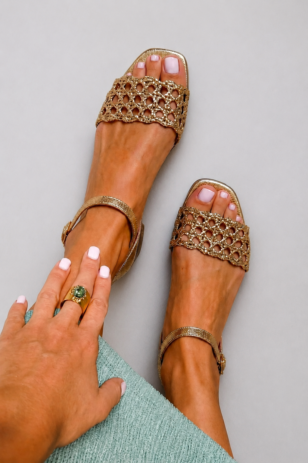Sandalias doradas Aurora
