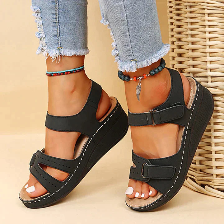 Sandalias ortopédicas cómodas con cuña Renata