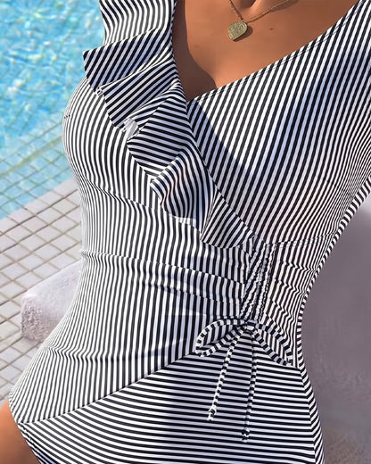 Traje de baño de una pieza de rayas con volantes Maritza